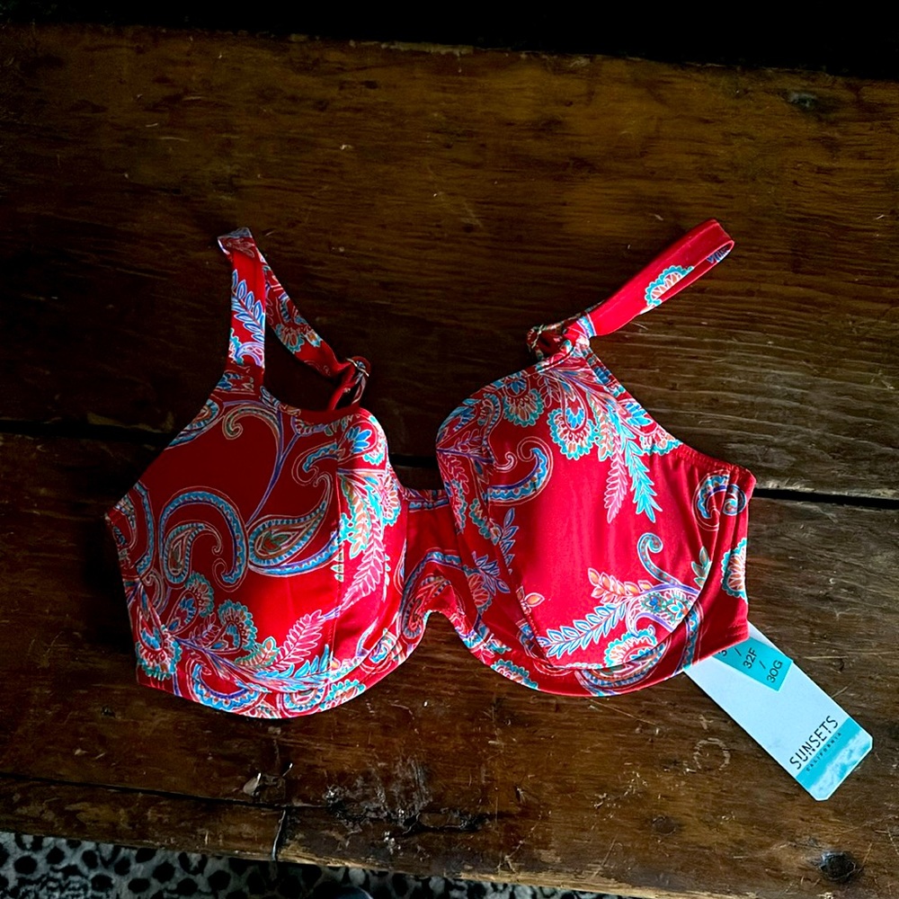 Sunset bathing suit top nwt 34E